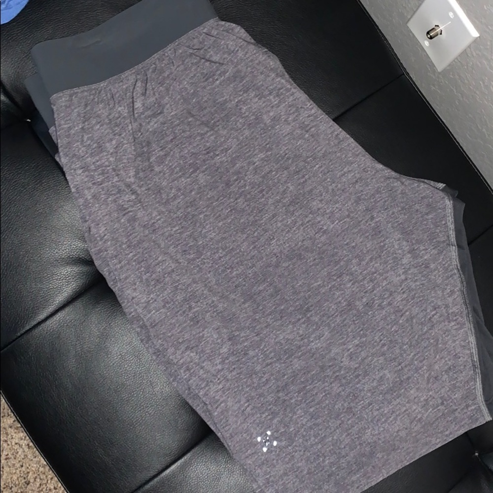 T.H.E Lululemon 9in short